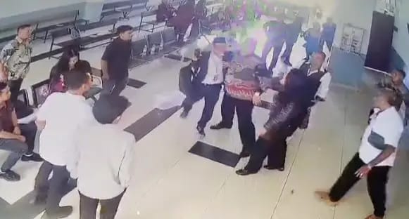 Oknum Advokat Keroyok Rekan Sejawat di PN Jakbar, Terancam 9 Tahun Penjara